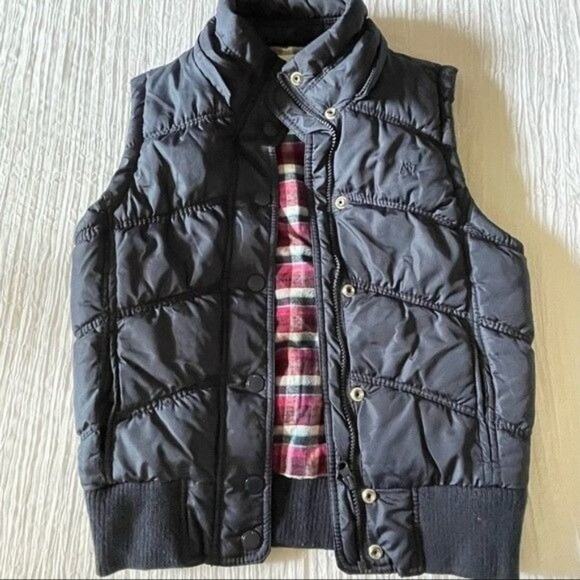 Aeropostale · Medium Junior · Quilted Puffy Vest · Plaid-Lined Snap Closure Navy - Picture 10 of 10